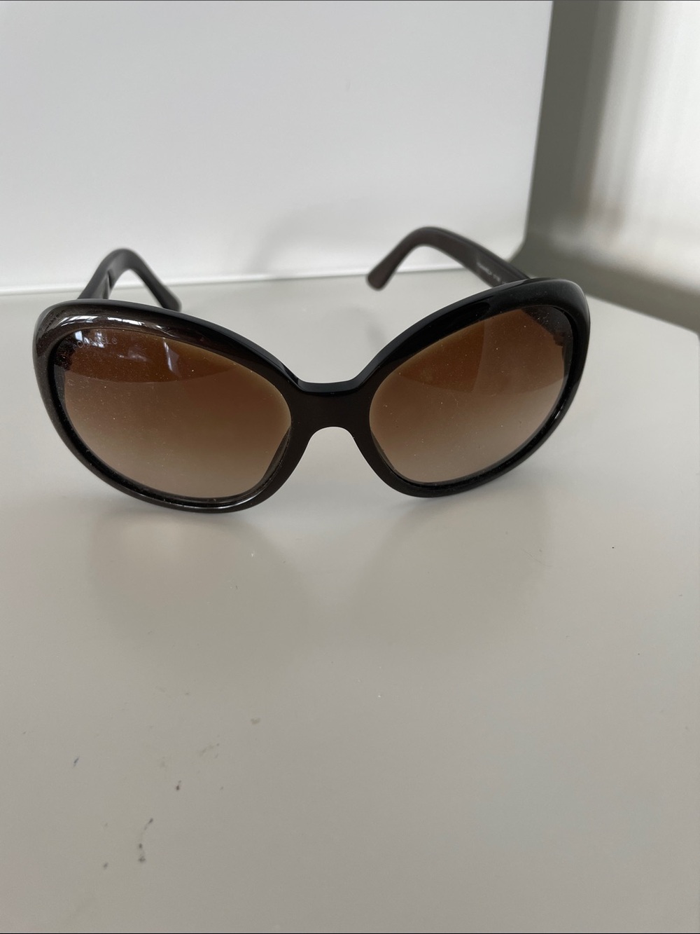 CHANEL Brown Sunglasses with Red Temple Logo. Unscratched